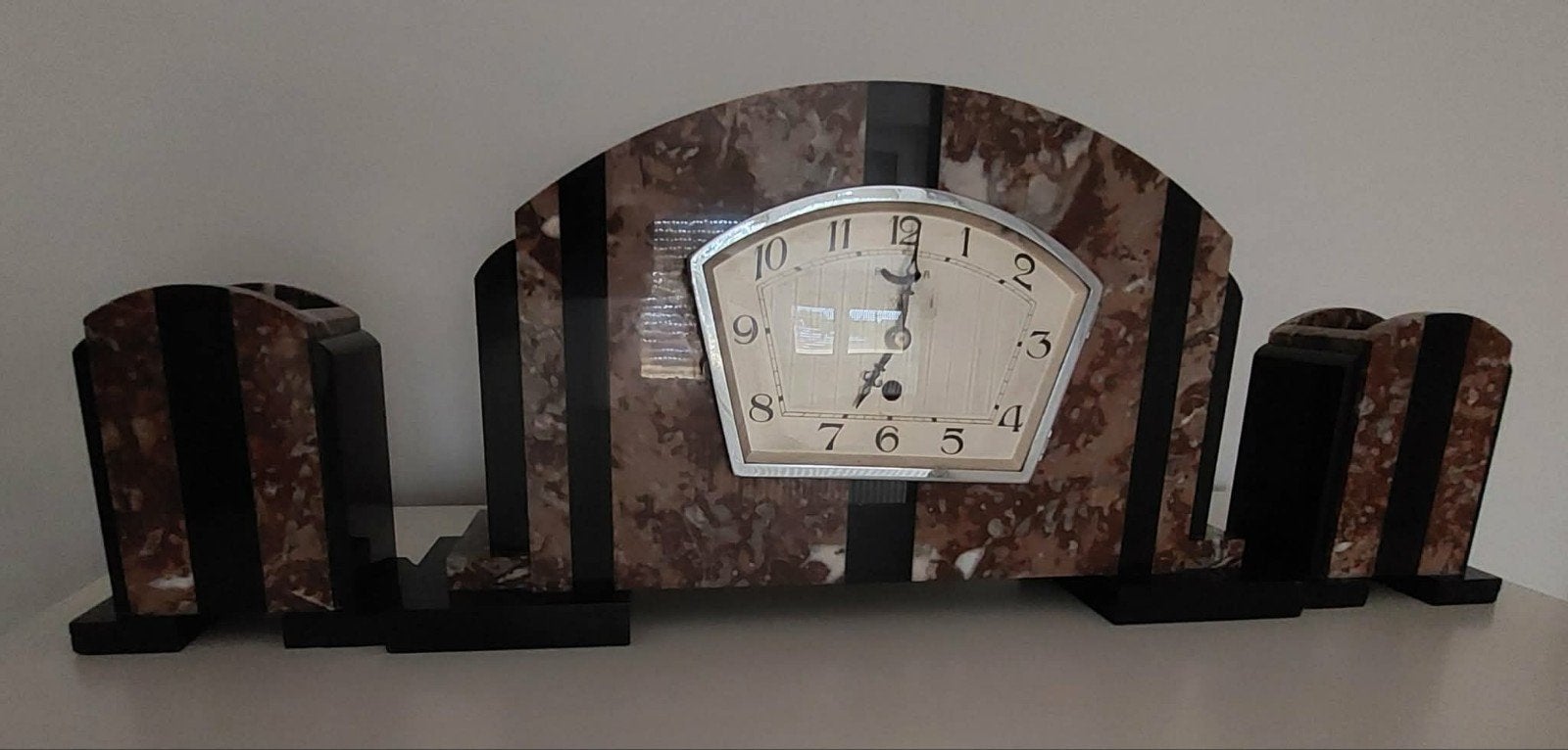 Horloge avec contour en marbre, Antiquités & Art, Antiquités | Horloges, Enlèvement