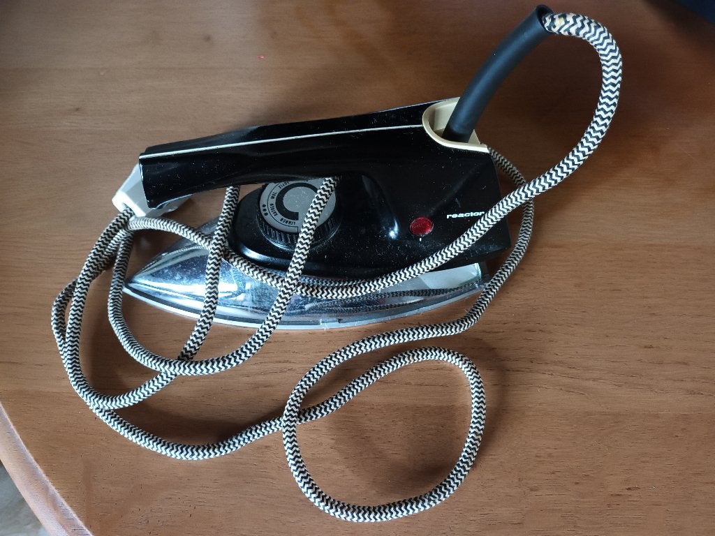Vintage Elektrisch Strijkijzer - Merk Reactor - Jaren 50/60, Antiek en Kunst, Ophalen