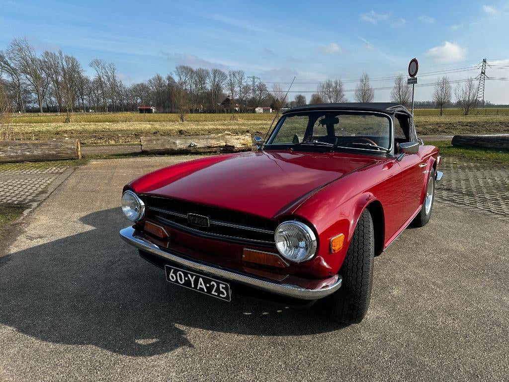 Triumph TR6, Autos, Entreprise, 2 places, Boîte manuelle, Noir