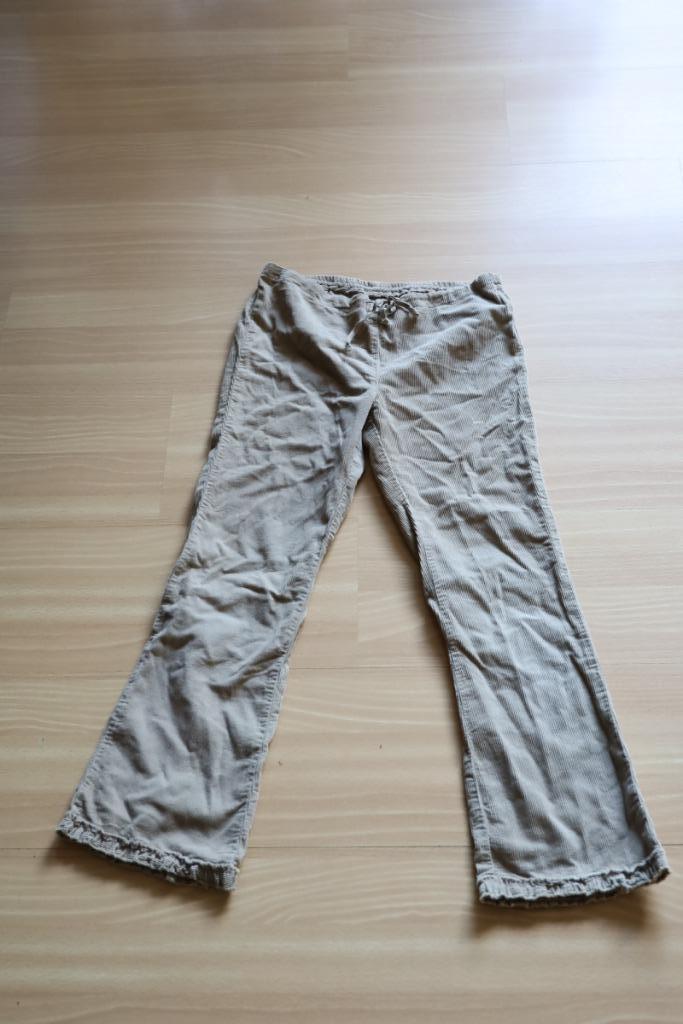 Pantalon en velours marron clair 10 ans de Benetton, Pantalon, Enlèvement ou Envoi, Utilisé, United colors of benetton