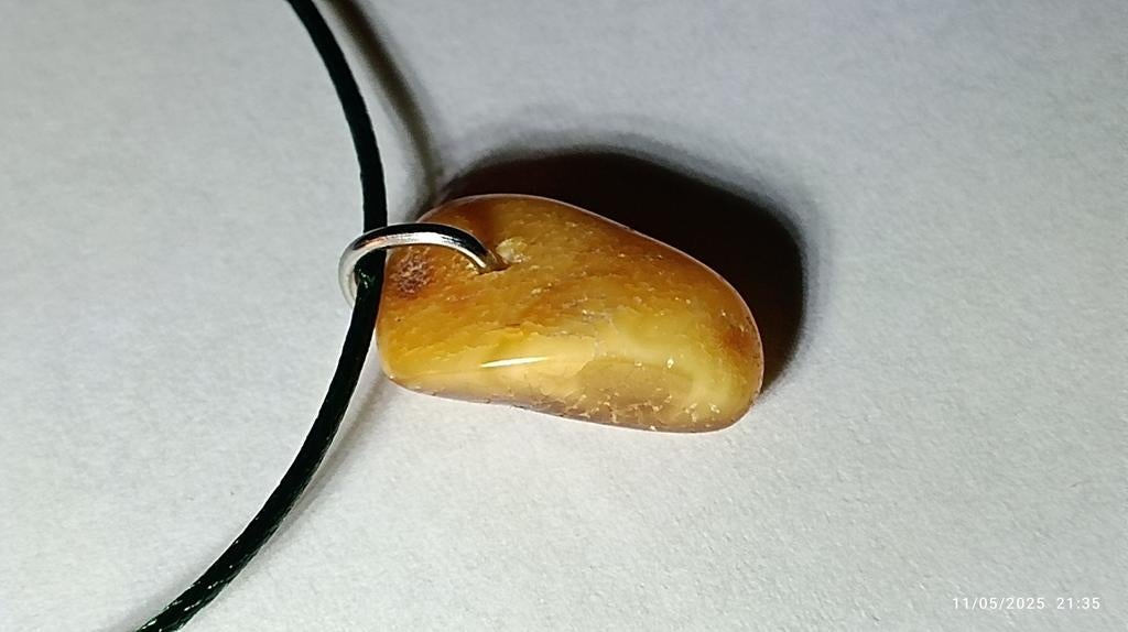 Pendentif en ambre de provenance Lituanie, Enlèvement, Neuf, Pierre ou Minéral, Avec pierre précieuse