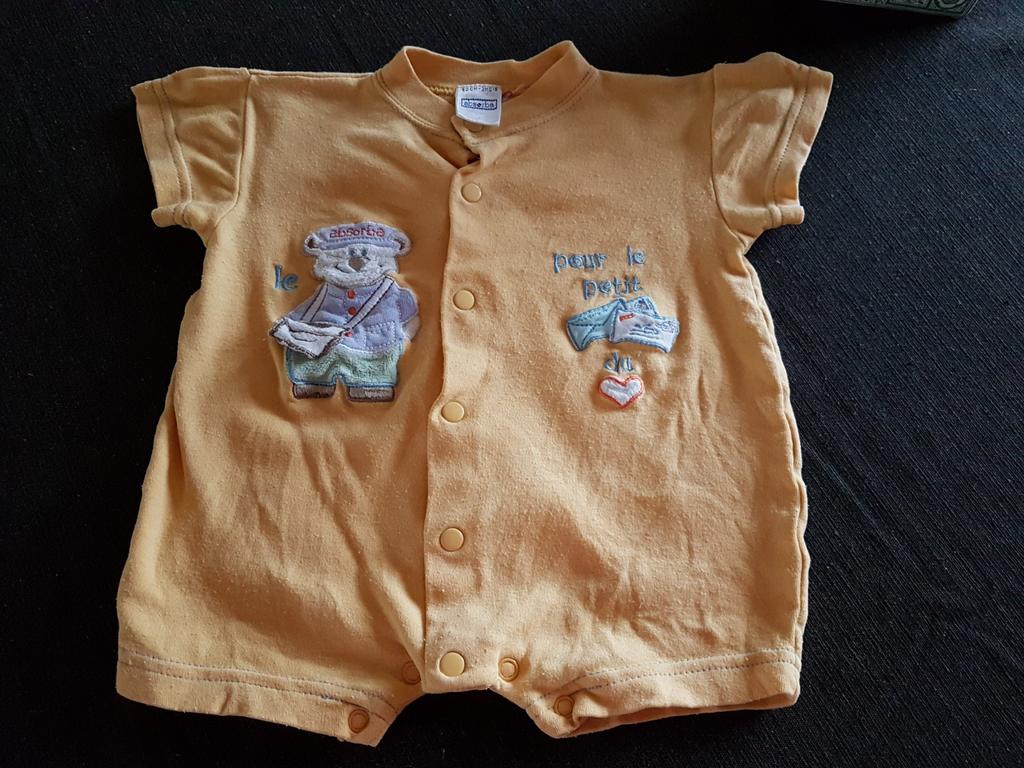 Mooi pakje merk Absorba voor 3- 6 maand( M 62) kleur geel, Kinderen en Baby's, Gebruikt, Jongetje of Meisje, Ophalen of Verzenden