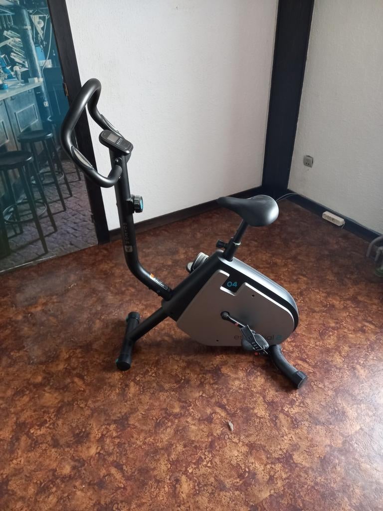 Hometrainer Domyos Esstential 2 bike, Enlèvement, Comme neuf, Vélo d'appartement
