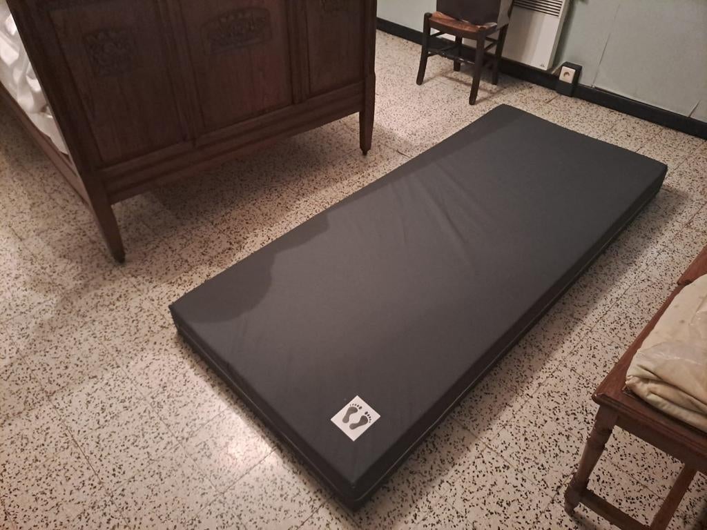 Incontinentie matras, Caravanes & Camping, Matelas pneumatiques, Enlèvement
