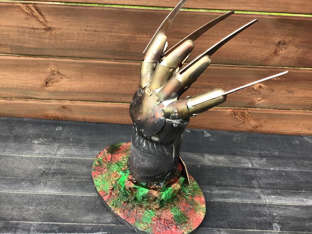 Freddy krueger handschoen Door mij gemaakt, Collections, Enlèvement ou Envoi, Neuf, Film, Statue, Réplique ou Modèle