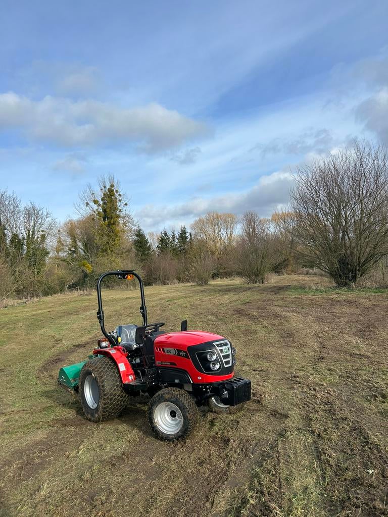 TE HUUR: Tractor met klepelmaaier,frezer Met Chauffeur, Articles professionnels, Agriculture | Outils, Autre, Agricole, Enlèvement