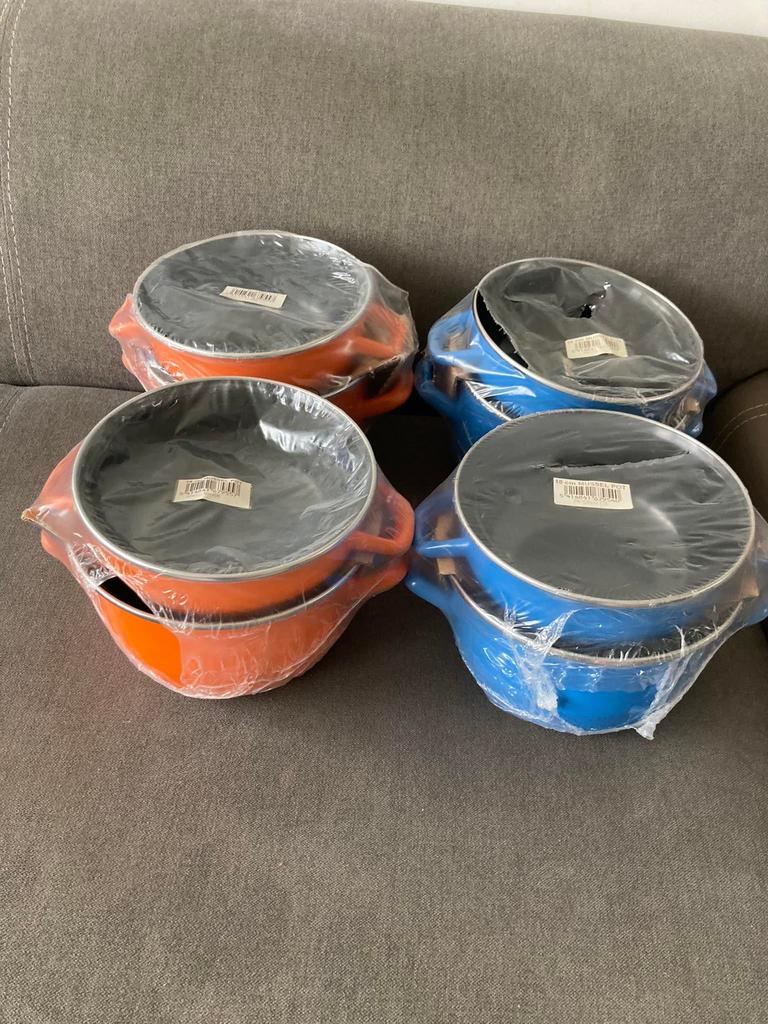 Nouveaux pots à moules 18 cm, Maison & Meubles, Cuisine | Casseroles & Poêles, Enlèvement ou Envoi, Neuf