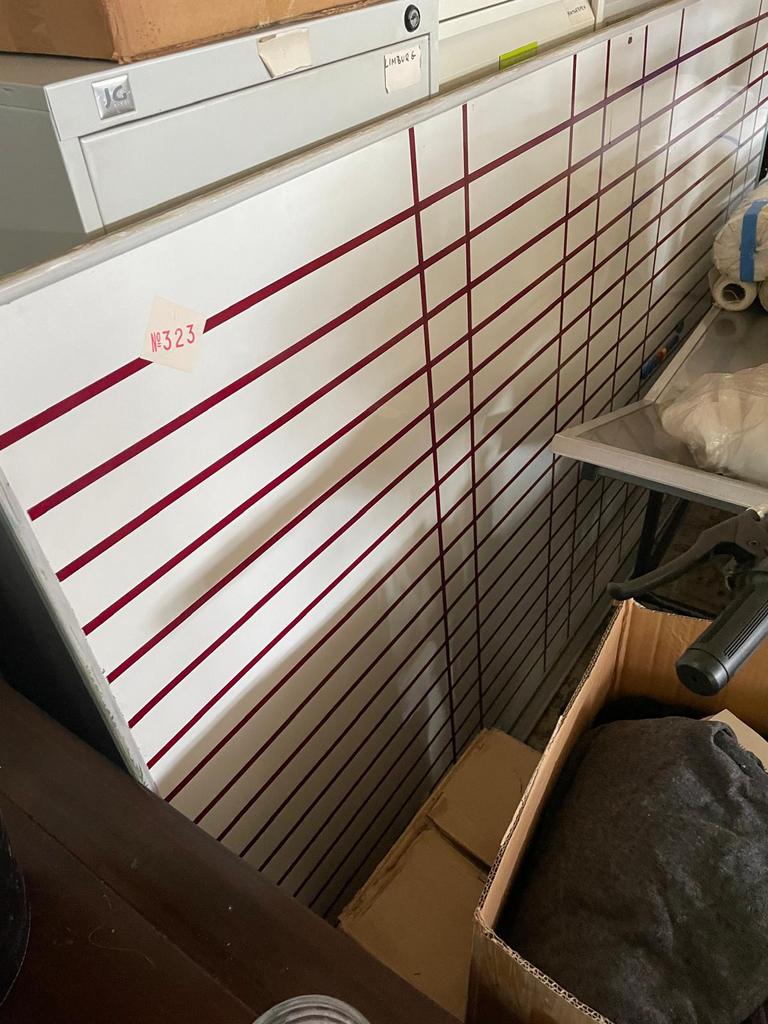 Grand tableau de planification avec lignes — 2 m x 1,2 m, Articles professionnels, Enlèvement, Utilisé, Autres types