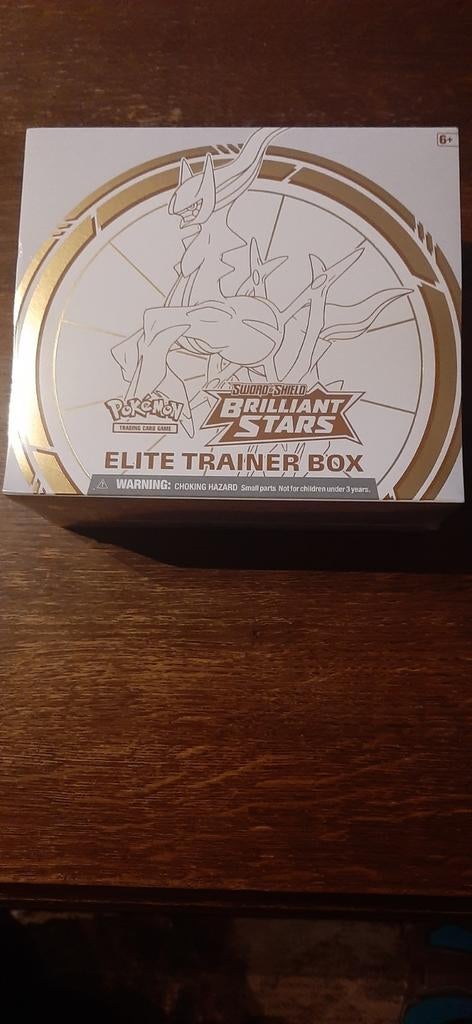 Pokemon Elite Trainer box, Hobby en Vrije tijd, Ophalen, Nieuw, Booster