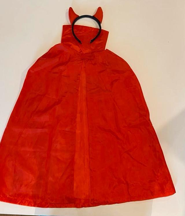 Halloween Duivel cape maat 128., Ophalen, Gebruikt, 122 t/m 128, Jongen of Meisje