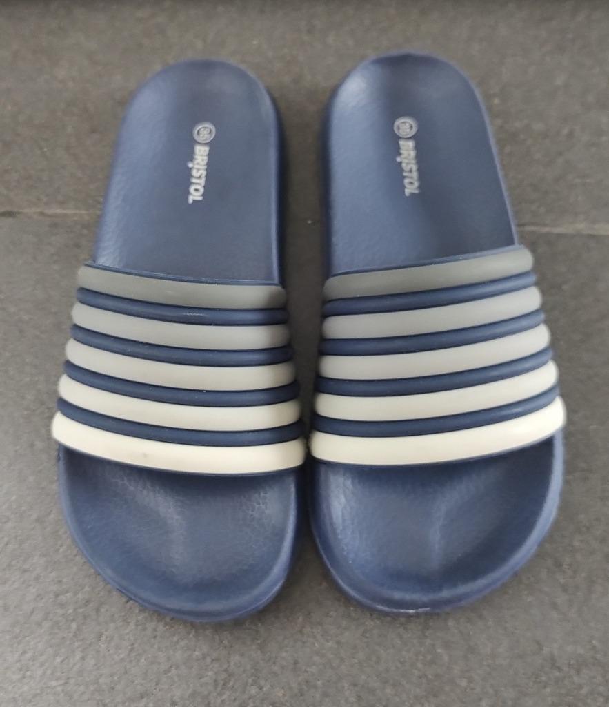 Slippers bristol, maat 35 (nieuw), Jongen of Meisje, Overige typen, Nieuw, Ophalen of Verzenden