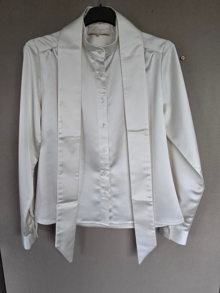 Nouveau chemisier Léonie de Paris taille 38, Neuf, Taille 38/40 (M), Enlèvement ou Envoi, Beige