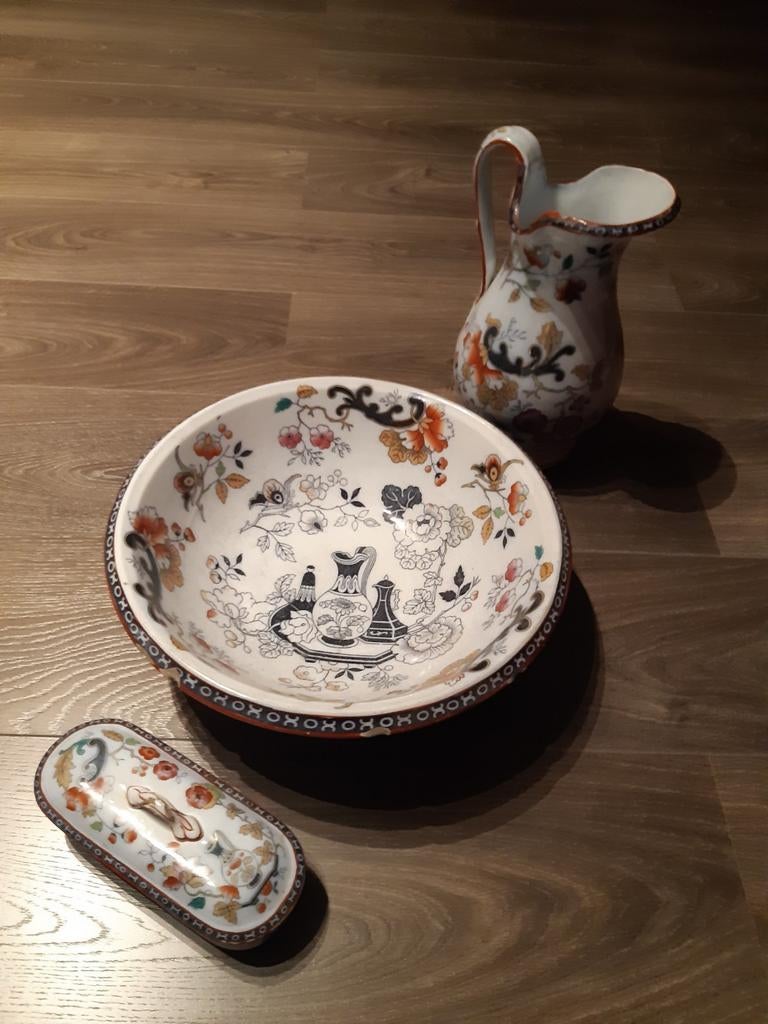 grand bol, carafe et porte-savon, Enlèvement