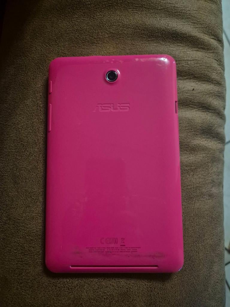 Tablette Asus ME173X 
Très bon état, Computers en Software