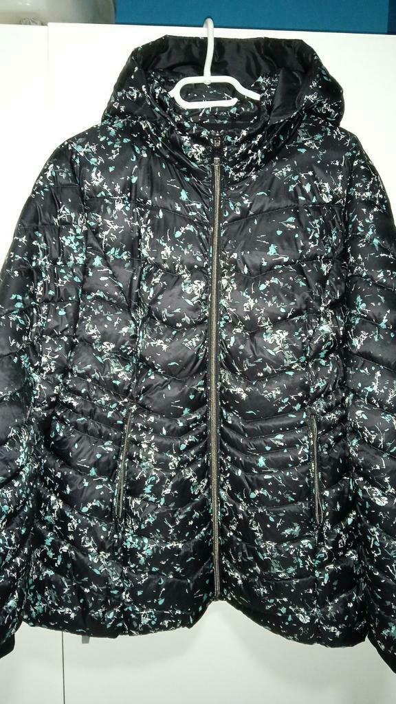 Doudoune femme taille 46 couleur noir avec motif bleu, Vêtements | Femmes, Vestes | Hiver, Enlèvement ou Envoi, Comme neuf, Bleu