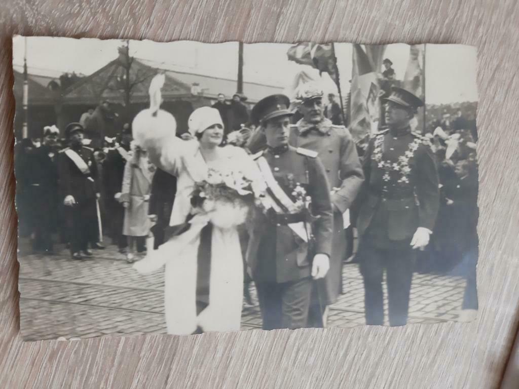 Foto Koningin Astrid, Koning Leopold III en Koning Albert I, Verzenden, Zo goed als nieuw, Kaart, Foto of Prent
