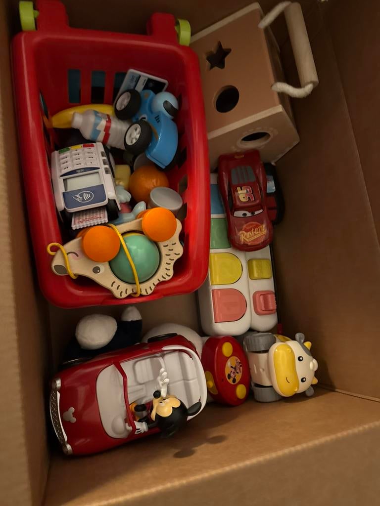 Doos vol babyspeelgoed, Kinderen en Baby's, Ophalen, Gebruikt, Rammelaar, Met licht