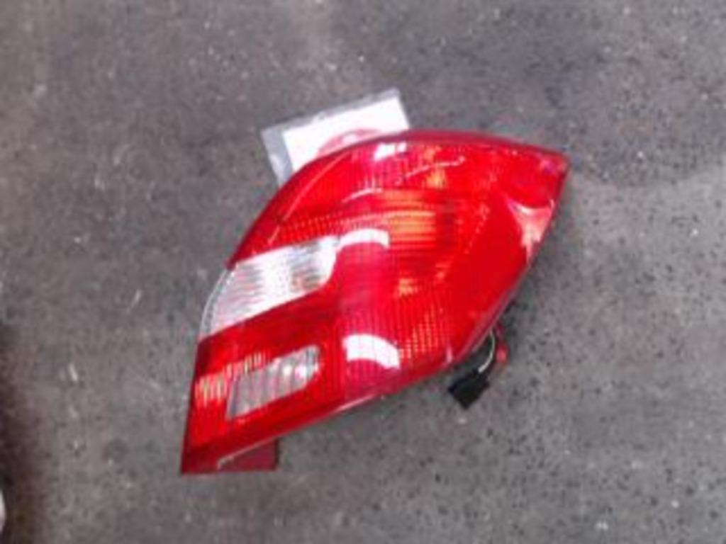 Feu  arrière droit Skoda Fabia 2 2010-2014 LP/14357, Ophalen, Gebruikt, Skoda