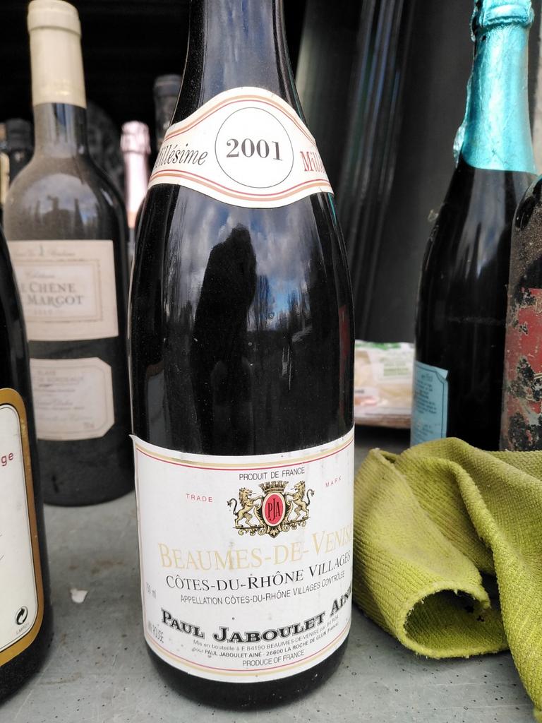 vin beaumes de venise , paul jadoulet aine 2001, Collections, Neuf, Enlèvement ou Envoi, Pleine, Vin rouge