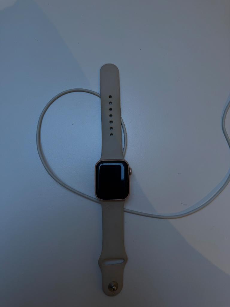 Apple Watch SE 40cm, Gebruikt, Apple Watch, IOS, Ophalen of Verzenden