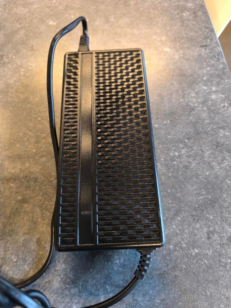 Lader voor Electrische fiets 42,0v == 3A, Vélos & Vélomoteurs, Accessoires vélo | Batteries de vélo, Enlèvement ou Envoi