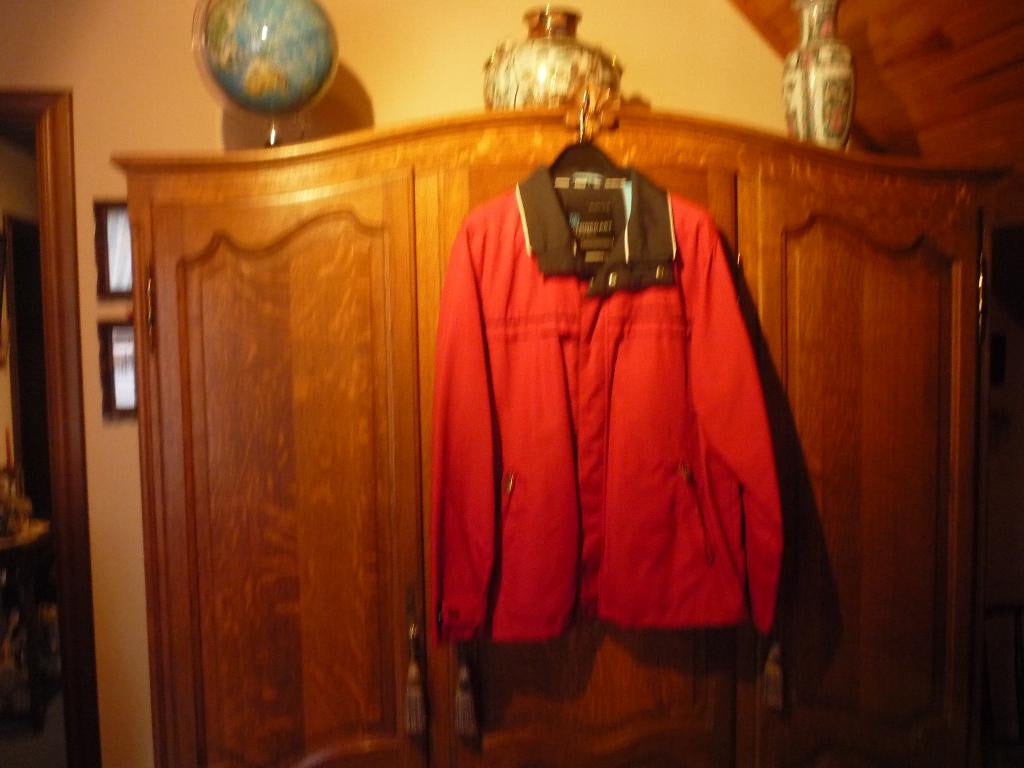 rode regenvest, Caravanes & Camping, Vêtements de pluie, Enlèvement, Utilisé, Imperméable, Heren