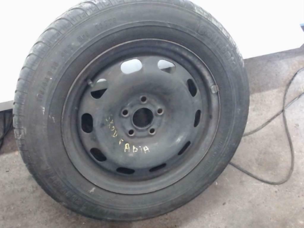 roue  skoda  fabia  et 38 15 pouces  5 trous, Enlèvement ou Envoi, Avant, Skoda