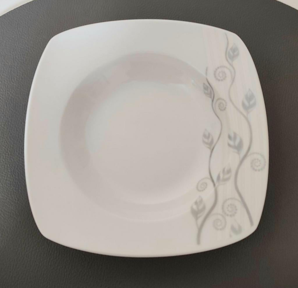 6 assiettes 20cm en porcelaine de Bavière, Enlèvement ou Envoi, Utilisé, Porcelaine, Assiettes(s)