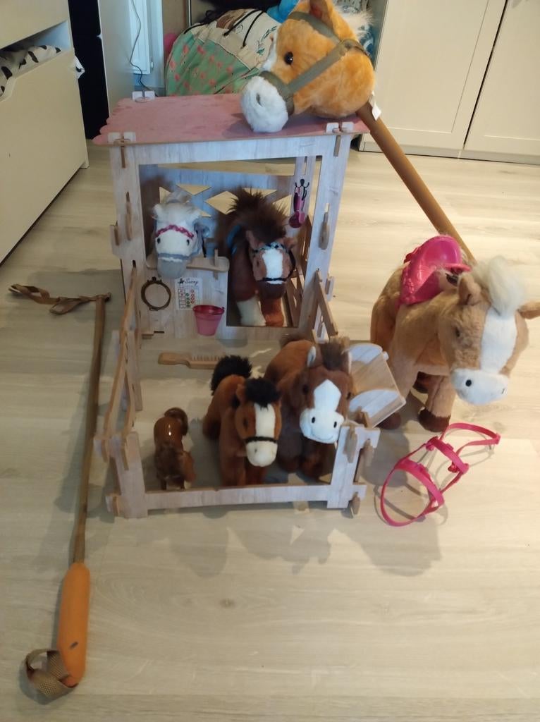 Manege+paarden, Enlèvement