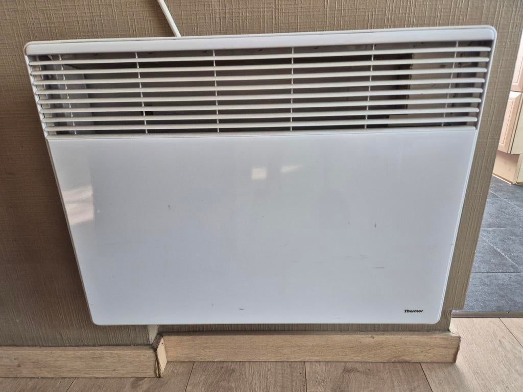 elektrische convector 1500 watt, Doe-het-zelf en Bouw, Verwarming en Radiatoren, Ophalen of Verzenden, Gebruikt, Thermostaat