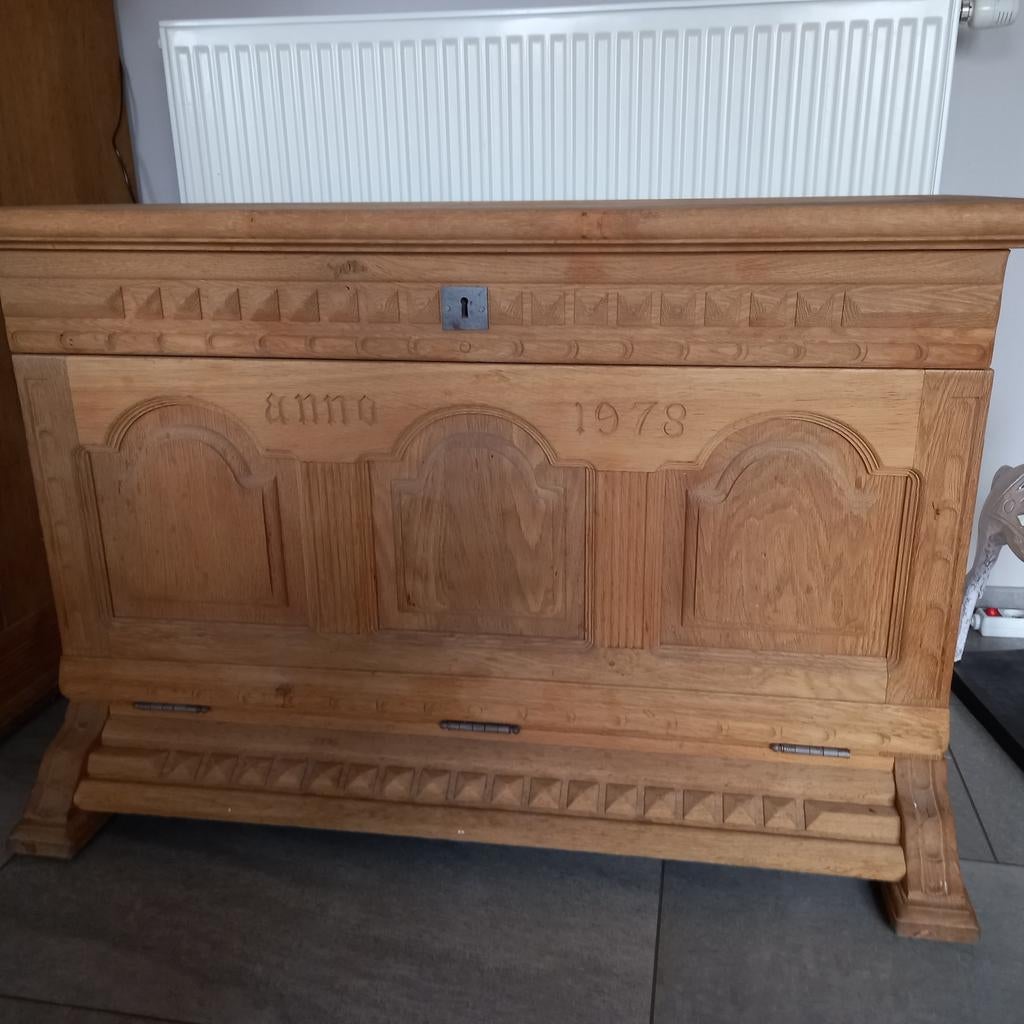Massief eikenhouten meubelen uit 1978, Ophalen