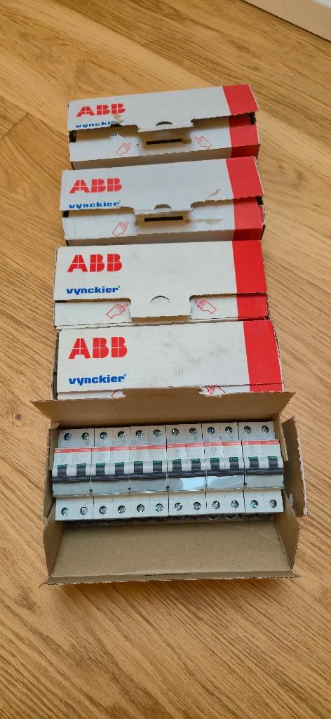 Lot elektrische automaten en diff. schakelaars(ABB)-75 stuks, Doe-het-zelf en Bouw, Elektriciteit en Kabels, Nieuw, Schakelaar