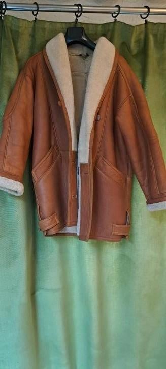 Belle veste dame en cuir veritable mouton retourné, Enlèvement ou Envoi, Porté
