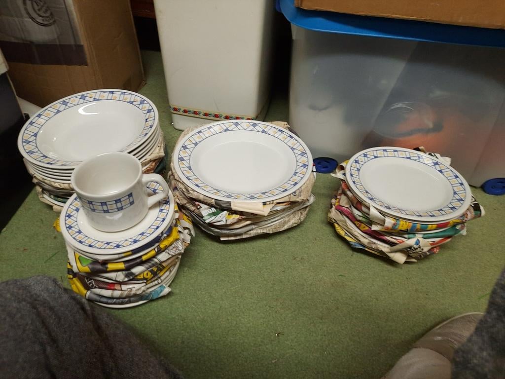 twaalf delig eetservies, Ophalen