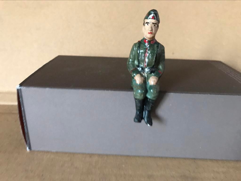 4 figurines Arnold, TippCo, JNF ou autres jouets en étain, Envoi