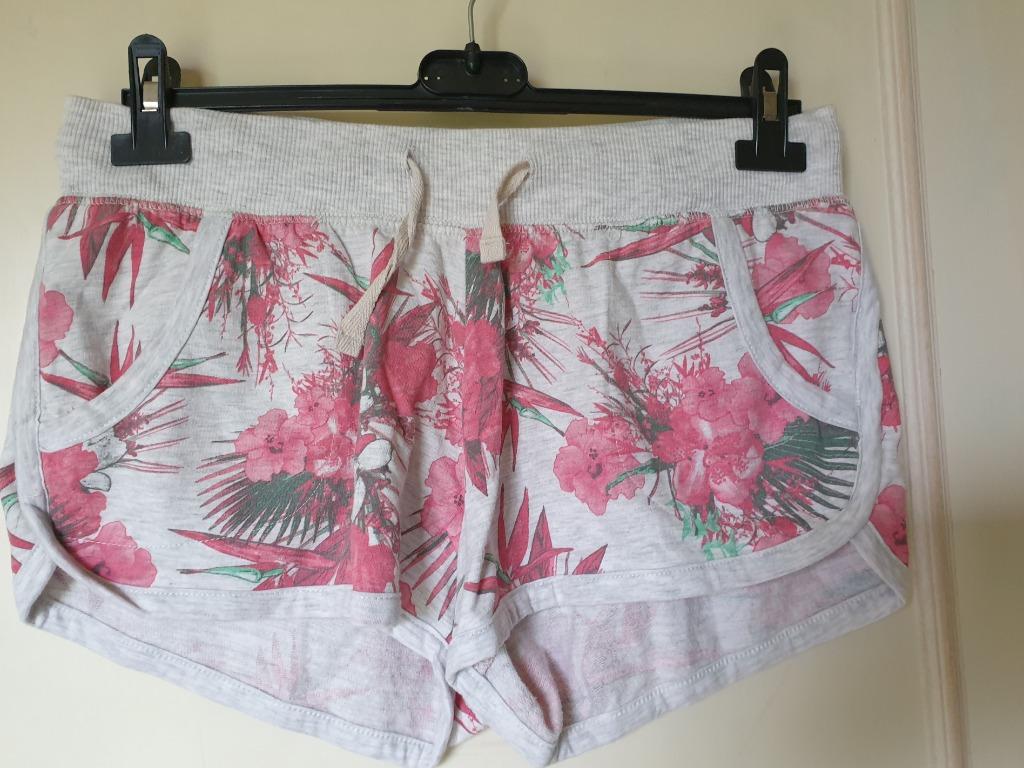 korte sport jogging short grijs bloemen roos 2 steekzakken, Maat 38/40 (M), Kort, Ophalen of Verzenden, Grijs