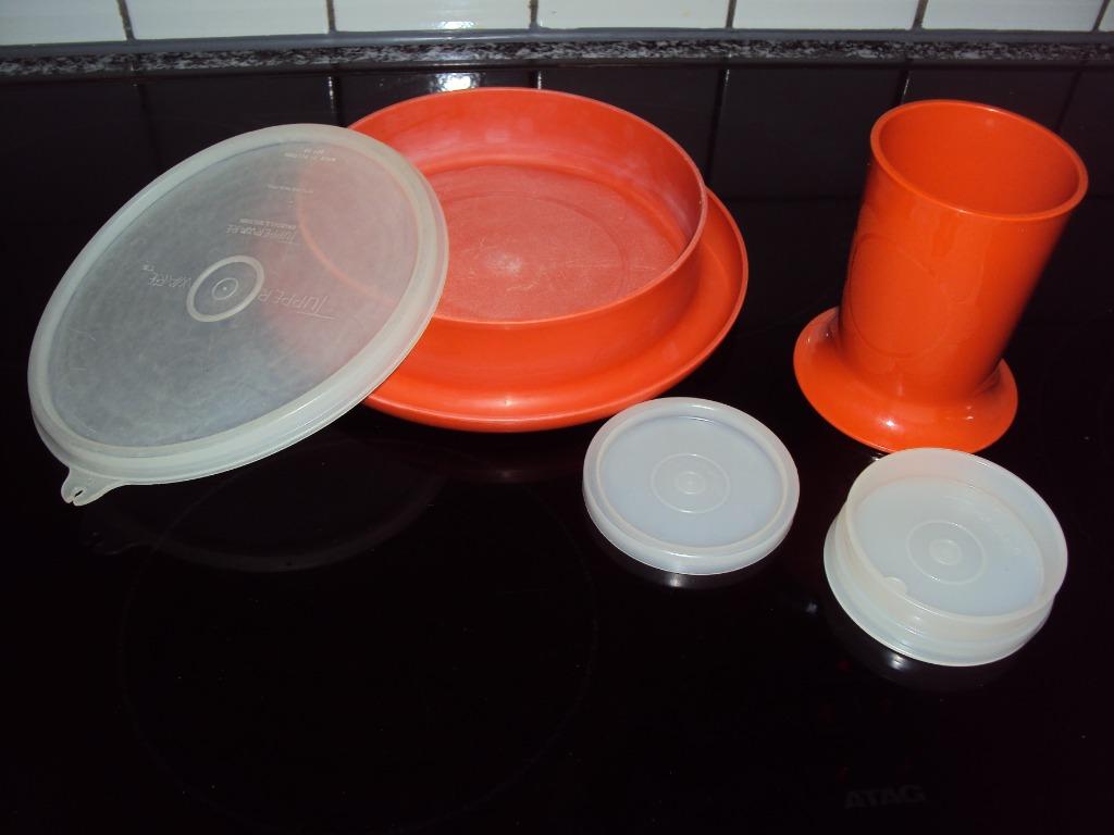 Tupperware, eerste eetsetje met bordje, beker met dekseltjes, Ophalen of Verzenden, Gebruikt