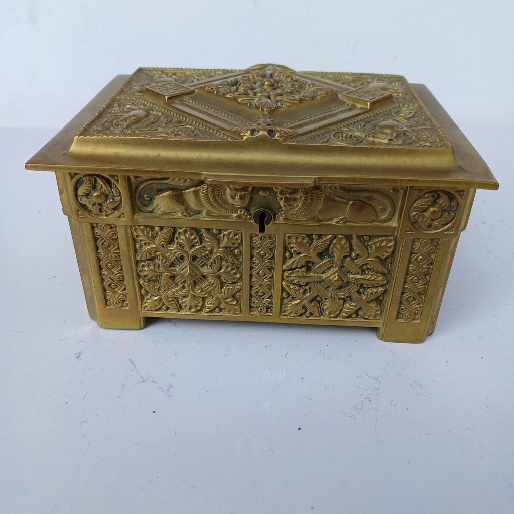 Antieke bronzen kistje leeuwen en vogels, Antiek en Kunst, Ophalen of Verzenden, Brons