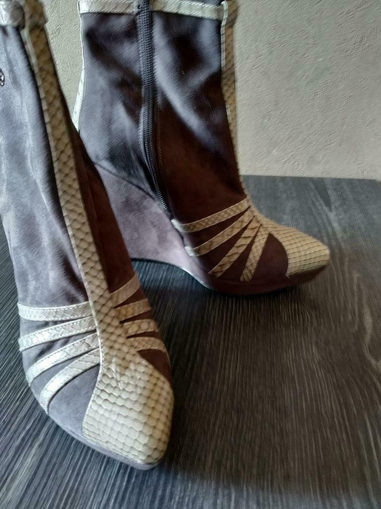 BOTTINES ITALIENNES COMPENSEES NEUVES, Neuf, Gris, Enlèvement ou Envoi, Boots et Botinnes