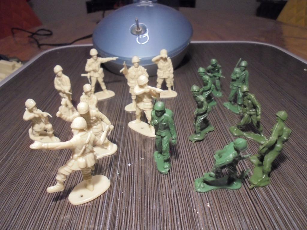 SOLDATS, Enlèvement ou Envoi, Comme neuf