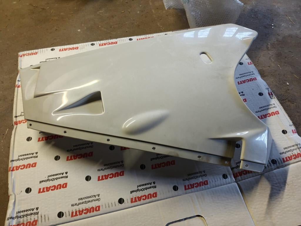 DUCATI 748-916-996 KUIP RECHTS ONDER ONGESPOTEN, Ophalen, DUCATI, Nieuw, Jackierogier@outlook.be