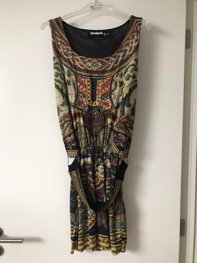 Jurk van Desigual by Lacroix met veelkleurige patronen, Desigual, Gedragen