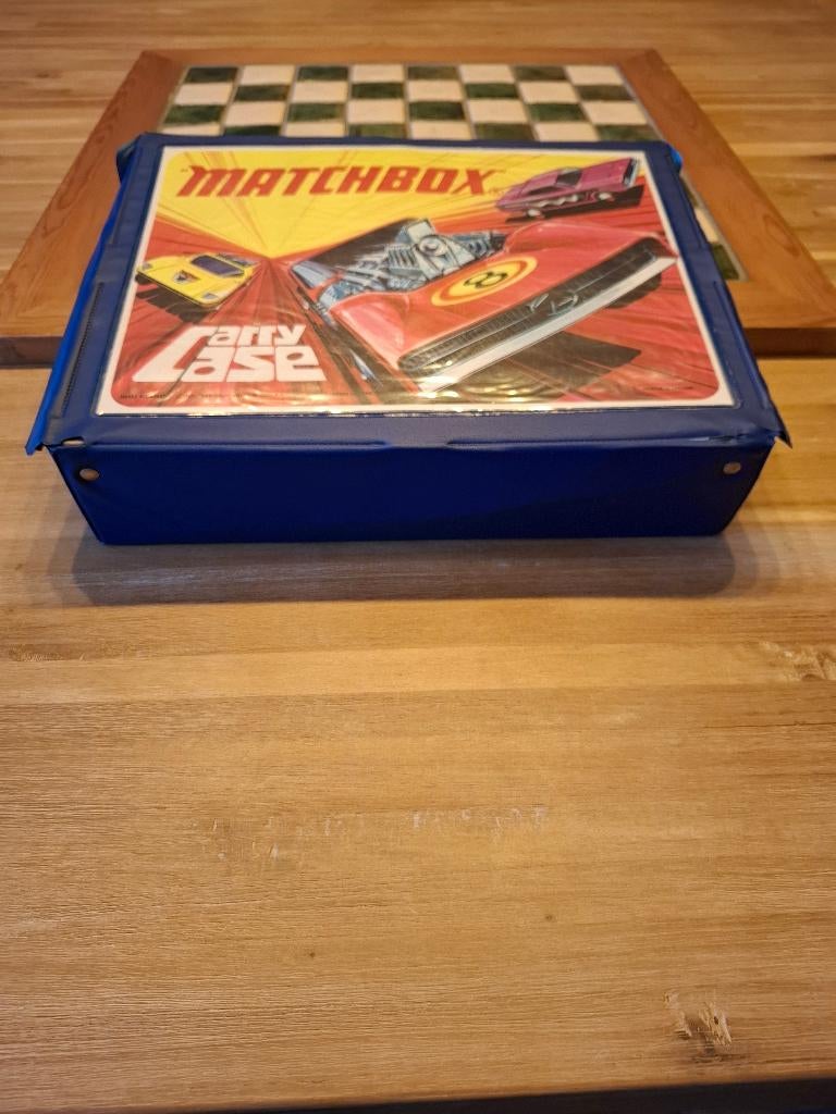 MATCHBOX KOFFERTJE + 48 AUTO S BOX 10, Ophalen of Verzenden, Gebruikt