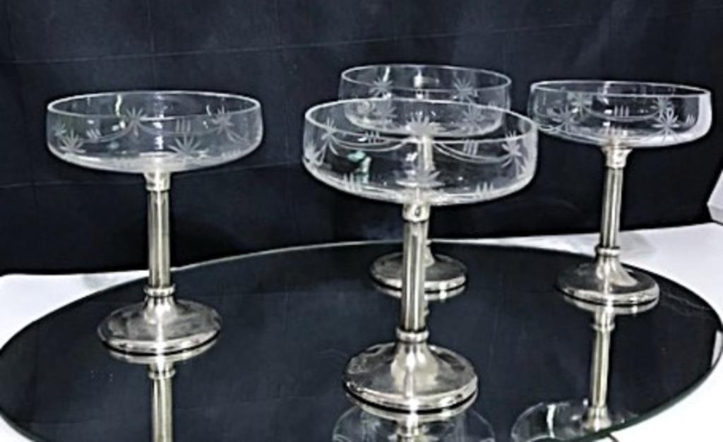 Champagne glazen Geslepen Kristal verzilverde voet Antiek✨🥂, Ophalen of Verzenden