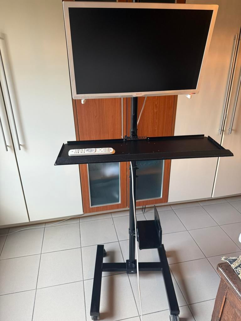 Tv met tv beugel op voet, Audio, Tv en Foto, Televisies, Ophalen, Zo goed als nieuw