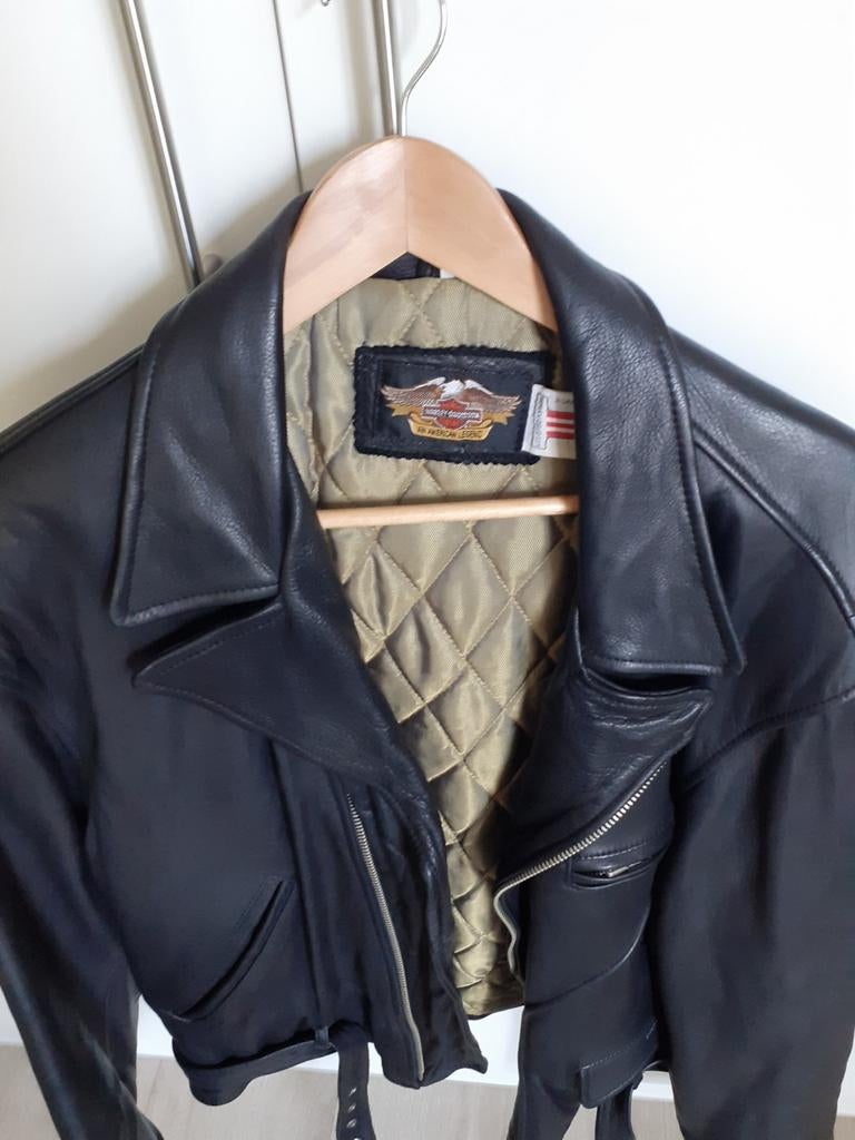 Vest Harley Davidson, Enlèvement