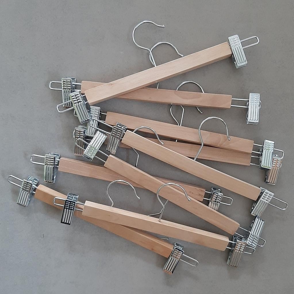 Lot de 9 cintres pinces en bois pour jupes ou pantalons, Vêtements | Femmes, Cintres, Enlèvement ou Envoi, Comme neuf, Bois