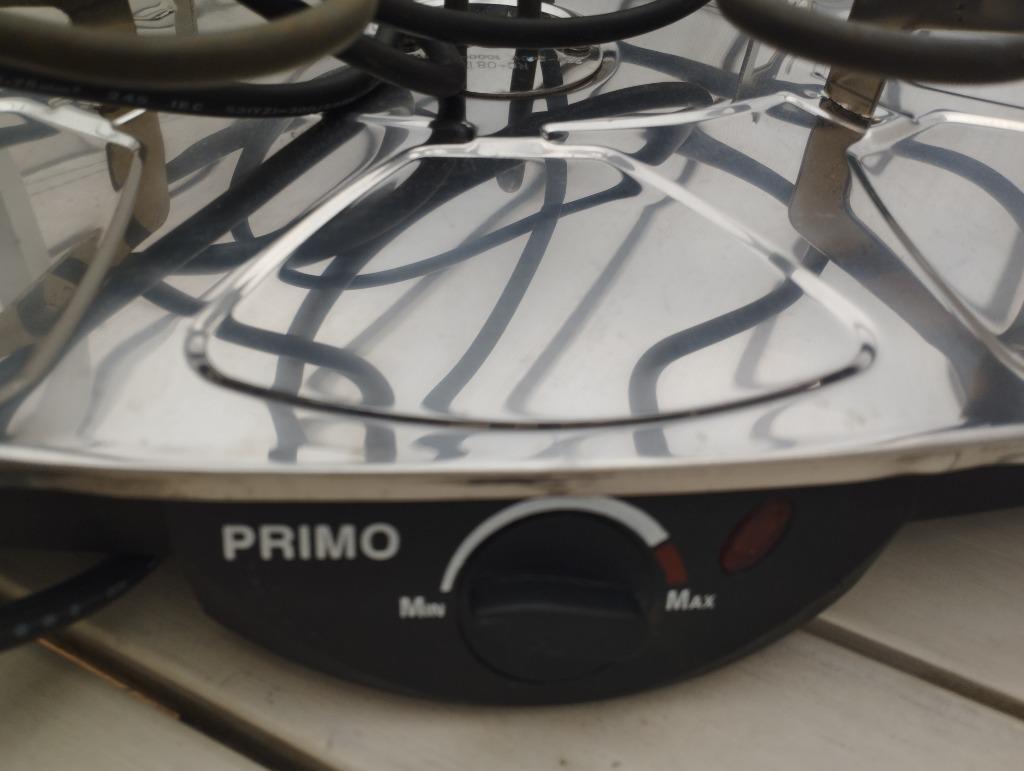 Raclette/grill doos verkleurd maar inhoud goed + borden enz, Ophalen, Gebruikt, 4 t/m 7 personen