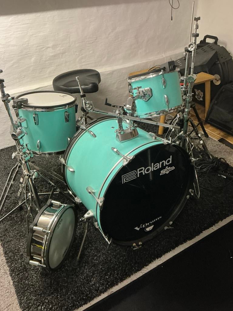 Elektronisch drumstel met gaas vellen ., Ophalen, Zo goed als nieuw, Roland, Elektronisch