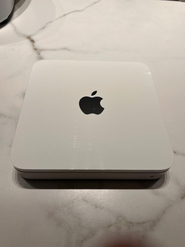 Apple AirPort Time Capsule 2TB (4e generatie), Computers en Software, 197 mm x 197 mm x 36,3 mm, HDD, Ophalen of Verzenden, Zo goed als nieuw
